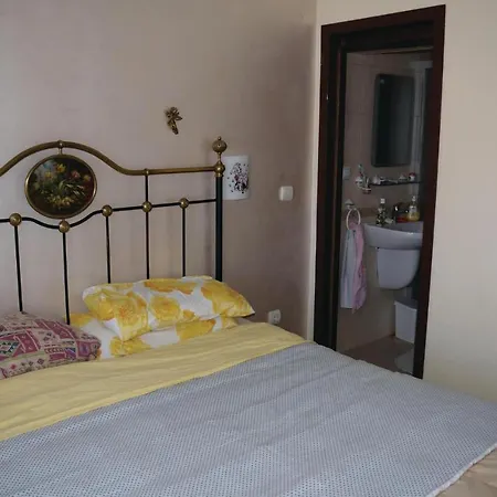 Four-bedroom Holiday In Sozopol